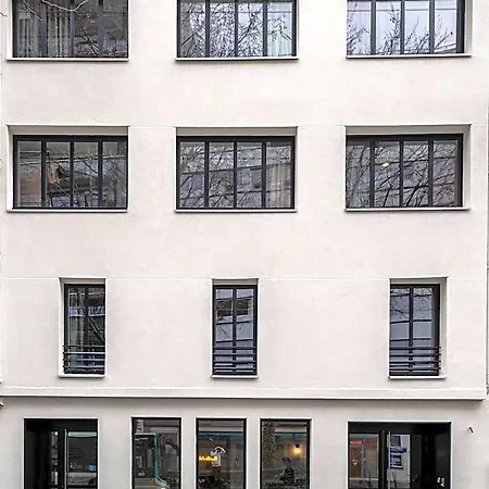 Beau M Hotel