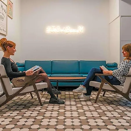 Beau M Hotel